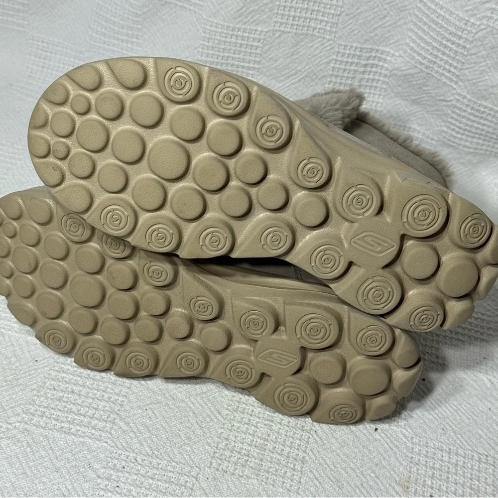 Skechers Goga Mat GOWalk Women's Size 8 US Taupe Suede Faux Fur‎ Boots